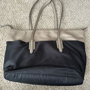 Tutilo Elegant Black and Tan Women's Tote Bag